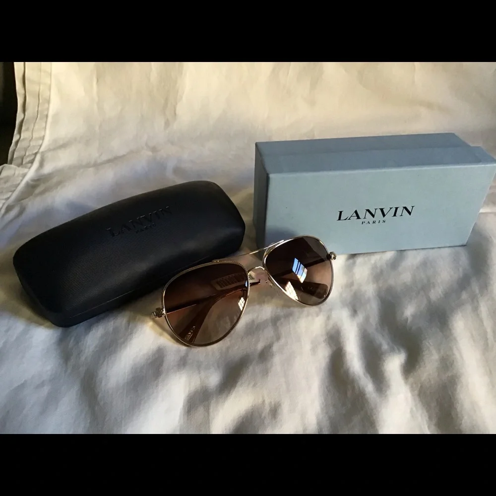 LANVIN PARIS Aviator Sunglasses. - Picture 1 of 8